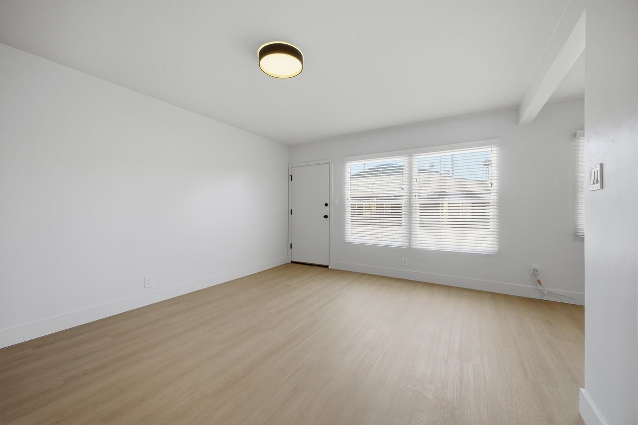 6416 South Victoria Avenue #9 - Photo 5 of 13