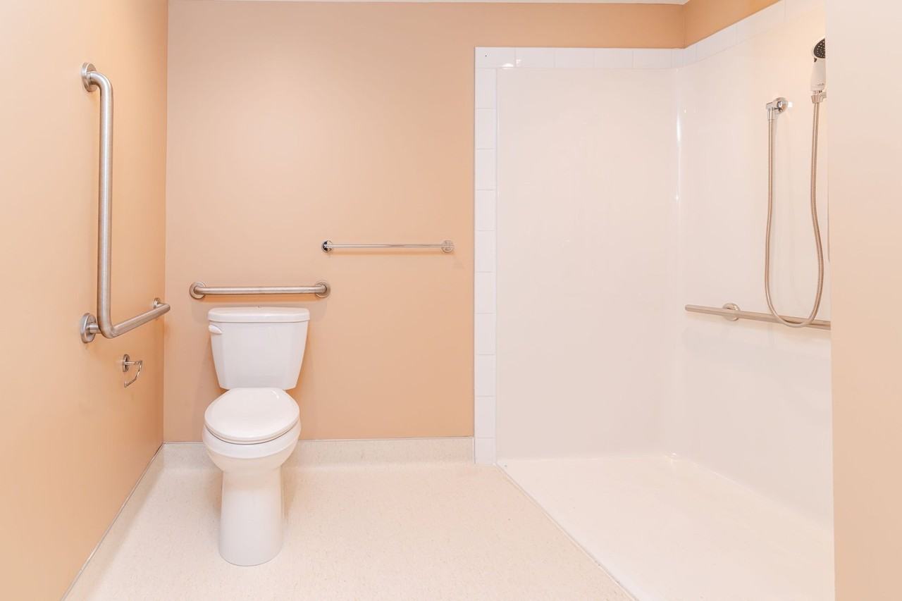 5460 203 St - Photo 6 of 9