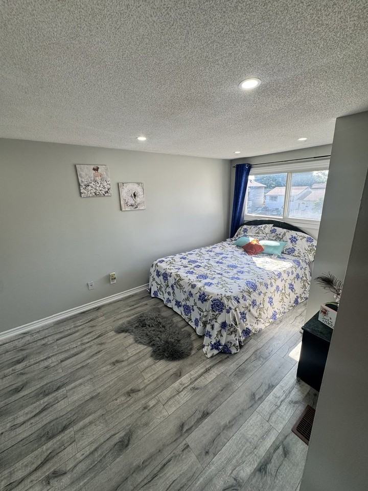 15 Heatherside Crt - Photo 2 of 4