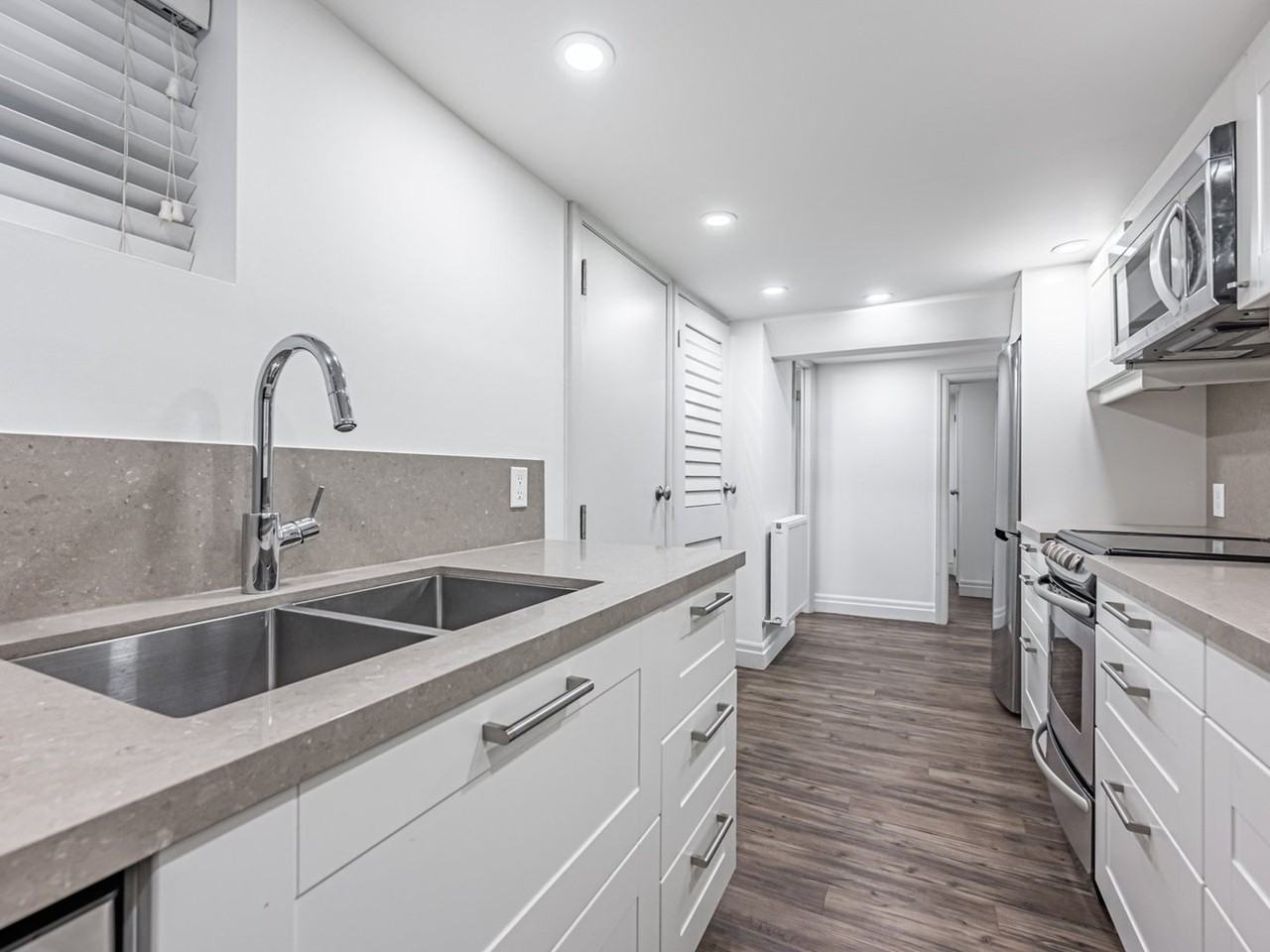 46 Wells St - Photo 2 of 25