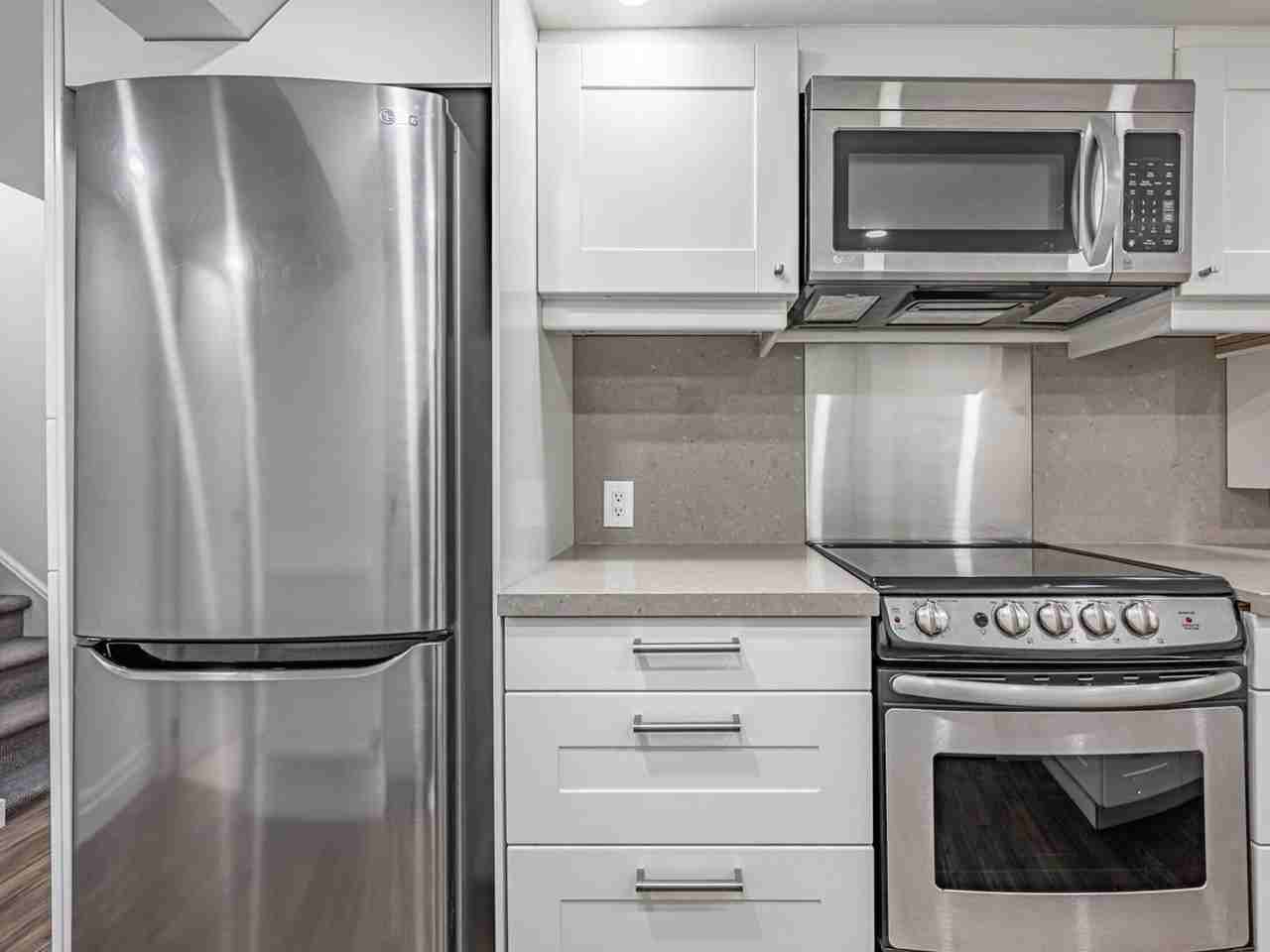 46 Wells St - Photo 4 of 25