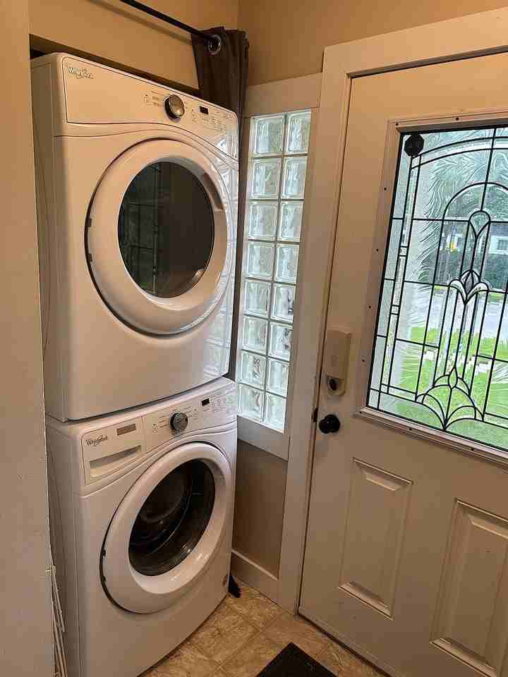 3611 19 St Nw - Photo 7 of 13