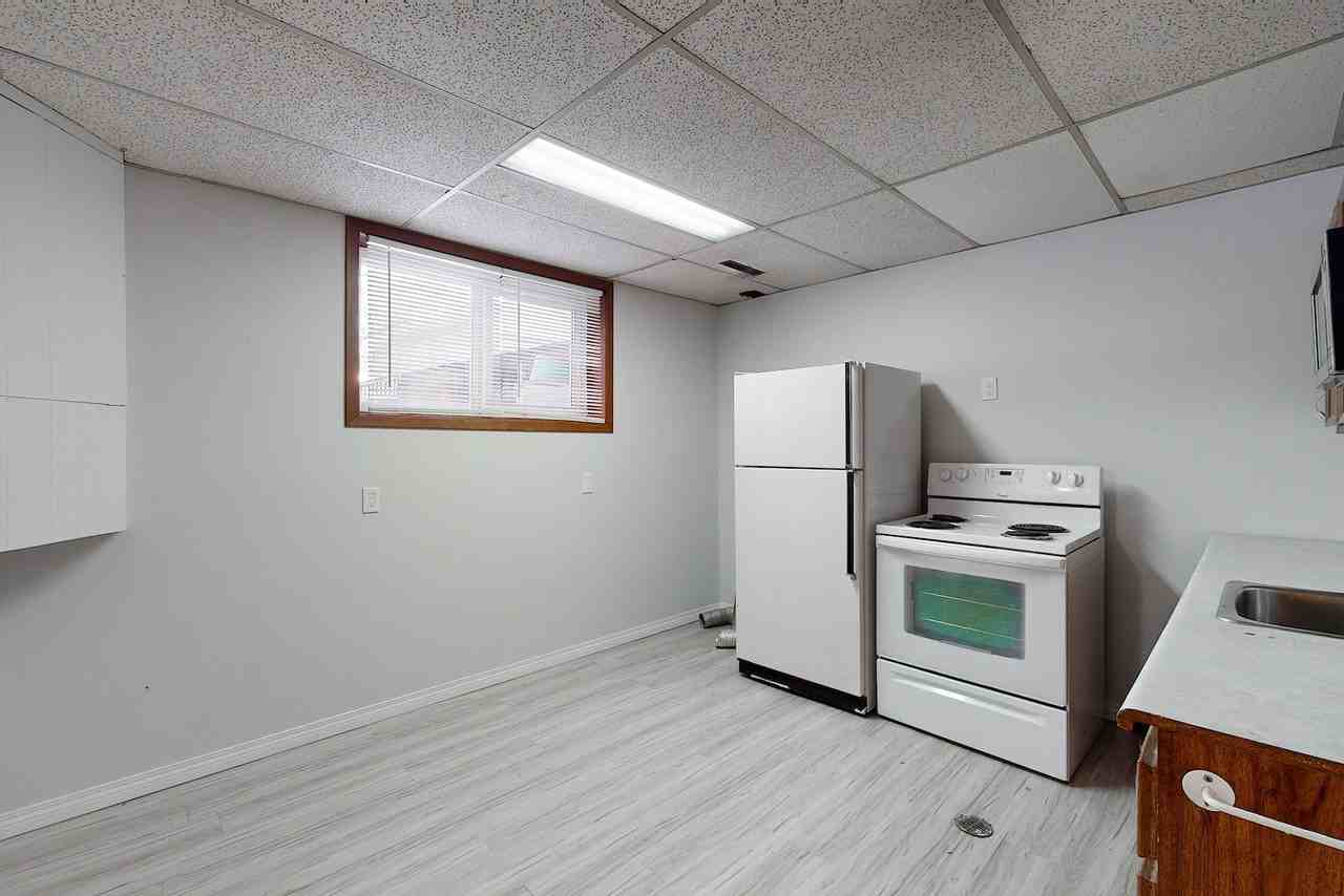 9814 86 Ave Nw - Photo 5 of 16