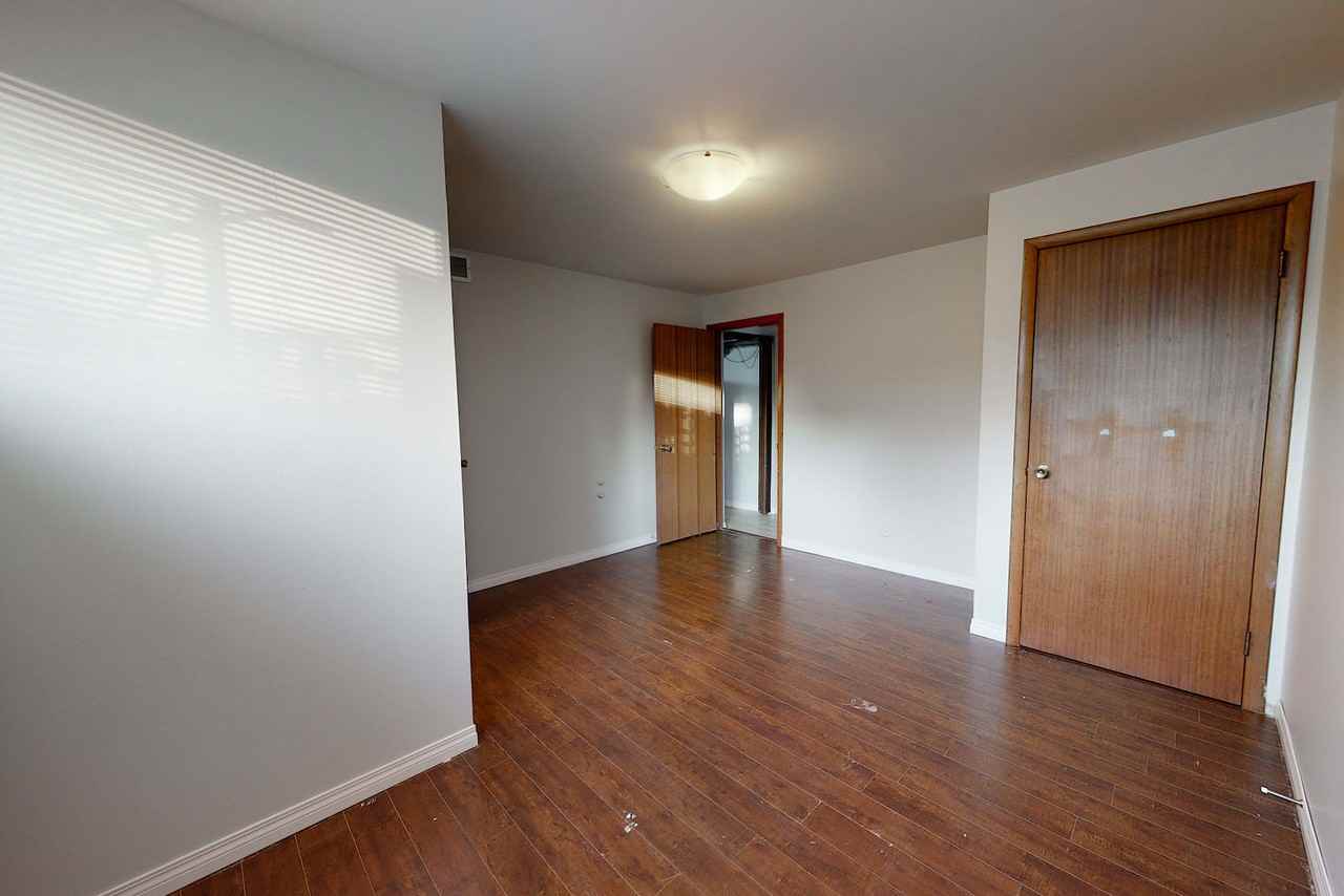 9814 86 Ave Nw - Photo 7 of 16