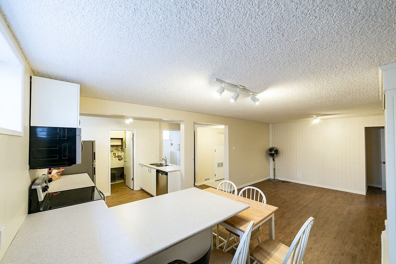 11324 57 Ave Nw - Photo 4 of 17