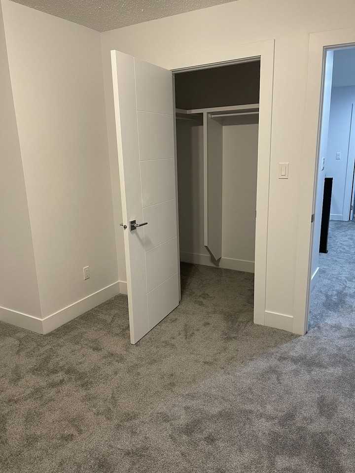 12223 102 St Nw - Photo 6 of 34