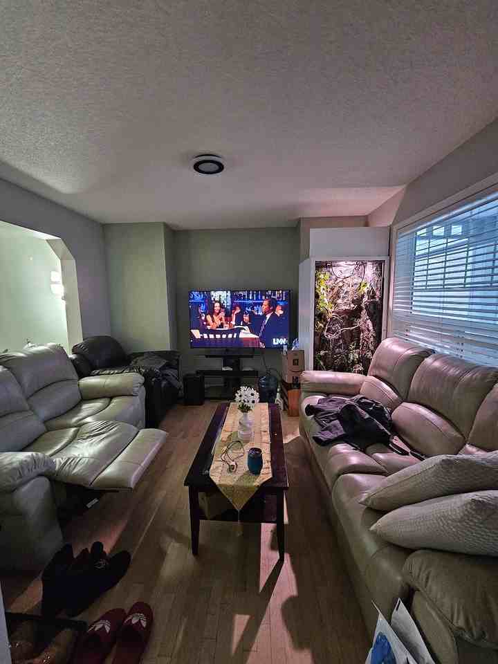 103 Chapalina Cres Se - Photo 6 of 9