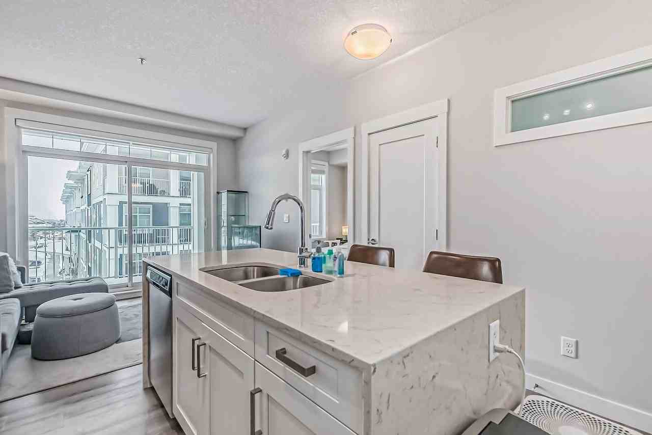 300 Auburn Meadows Common Se - Photo 4 of 29