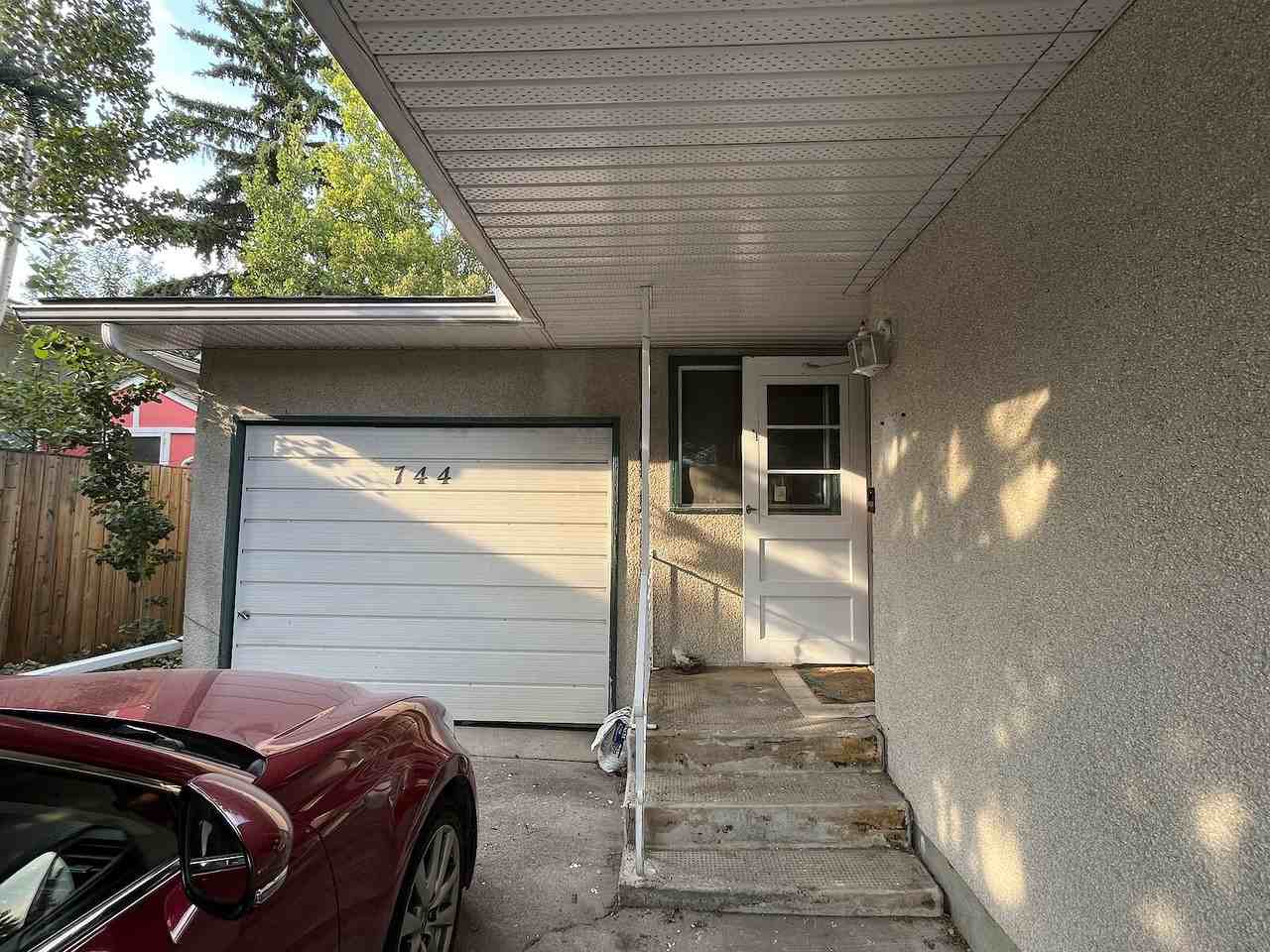 744 Sabrina Rd Sw - Photo 2 of 27