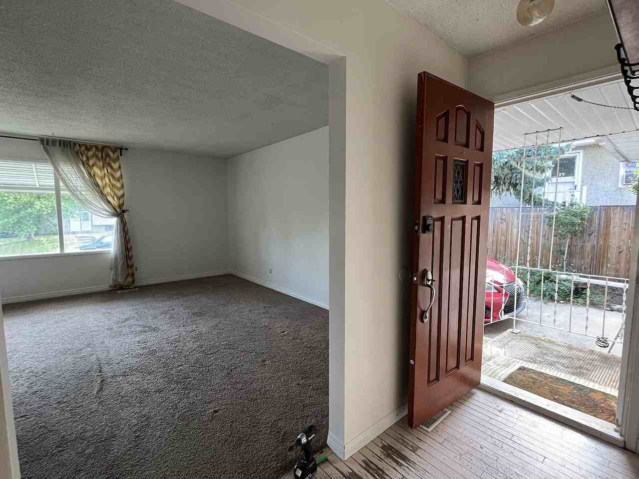 744 Sabrina Rd Sw - Photo 3 of 27