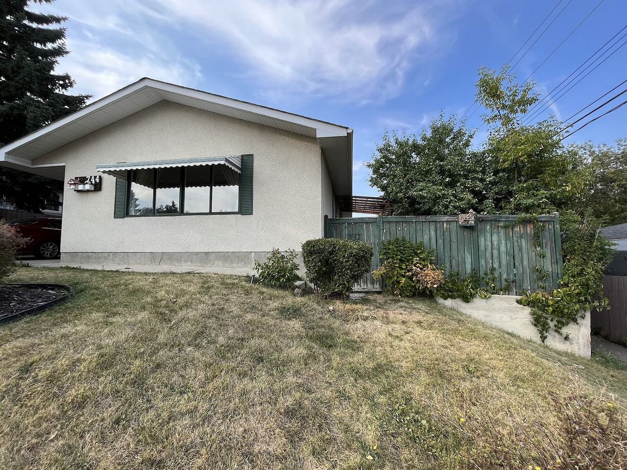 744 Sabrina Rd Sw - Photo 2 of 31
