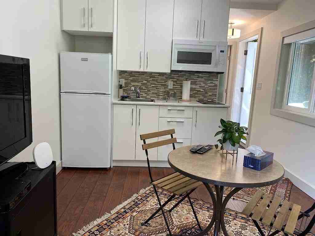 308 Montroyal Blvd - Photo 3 of 7