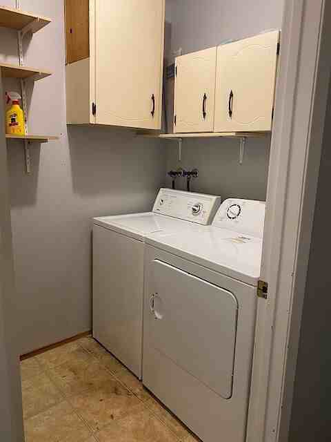 1920 28 St Sw - Photo 3 of 22