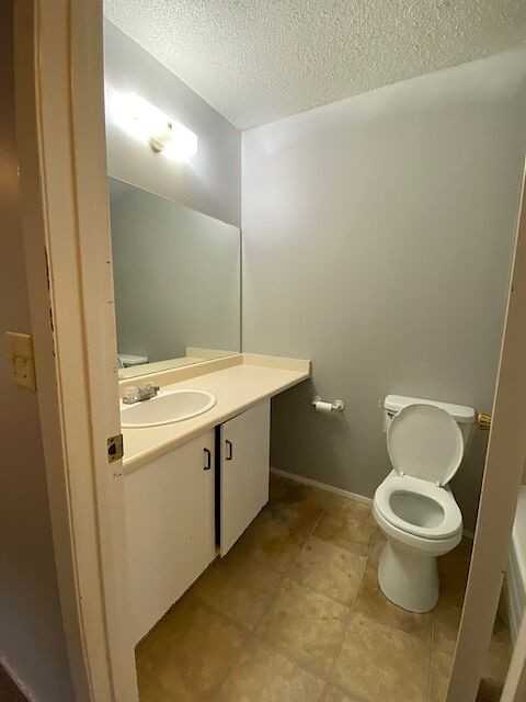 1920 28 St Sw - Photo 5 of 22