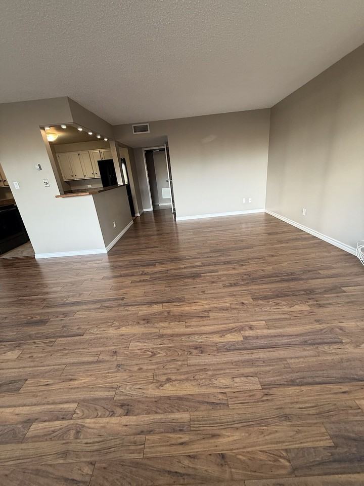 330 Roxboro House - Photo 7 of 50
