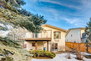 featured image of 3R Hawkcliff Way Nw