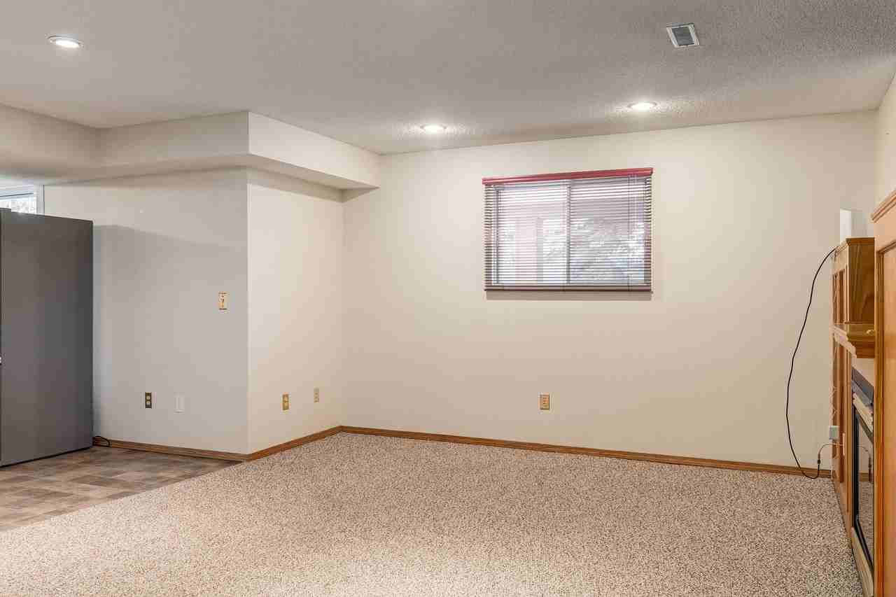 3R Hawkcliff Way Nw - Photo 3 of 27