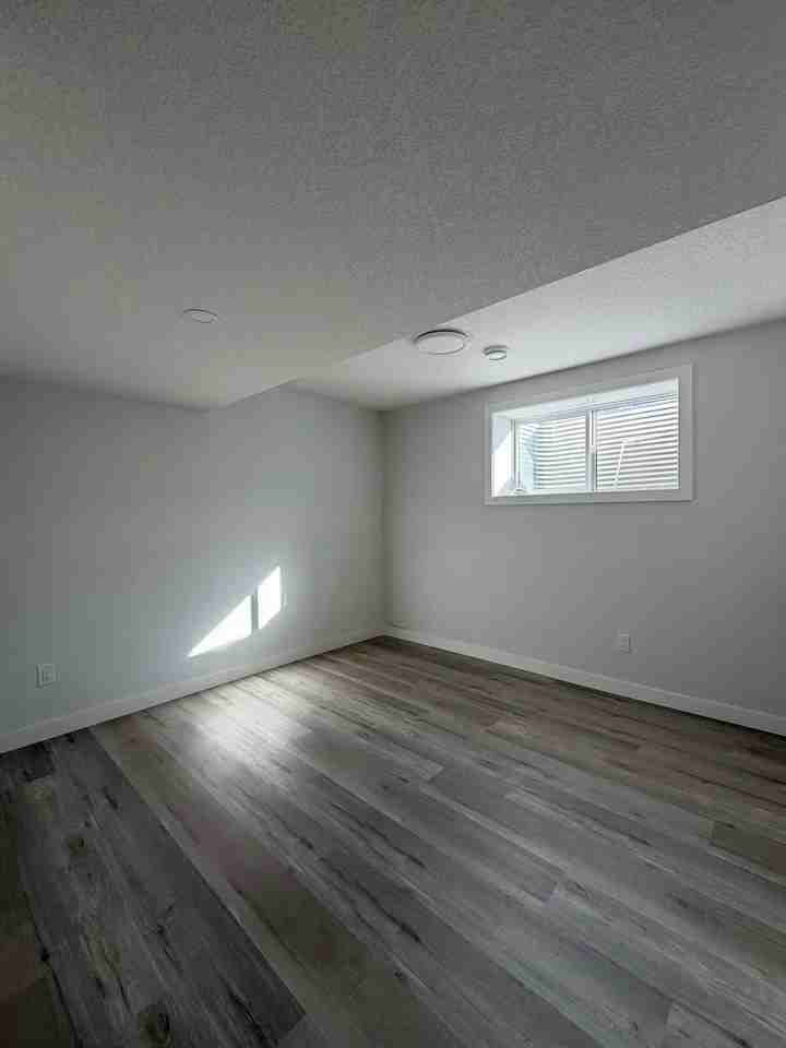 31 Yorkville Rd Sw - Photo 3 of 14