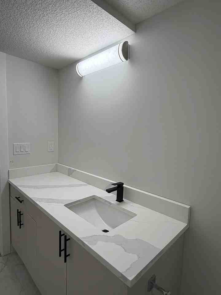 31 Yorkville Rd Sw - Photo 7 of 14