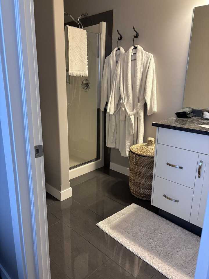 5210 - 5210 Lakeshore Dr - Photo 7 of 15
