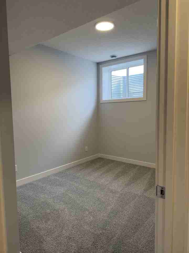 10 Setonstone Manor Se - Photo 7 of 15