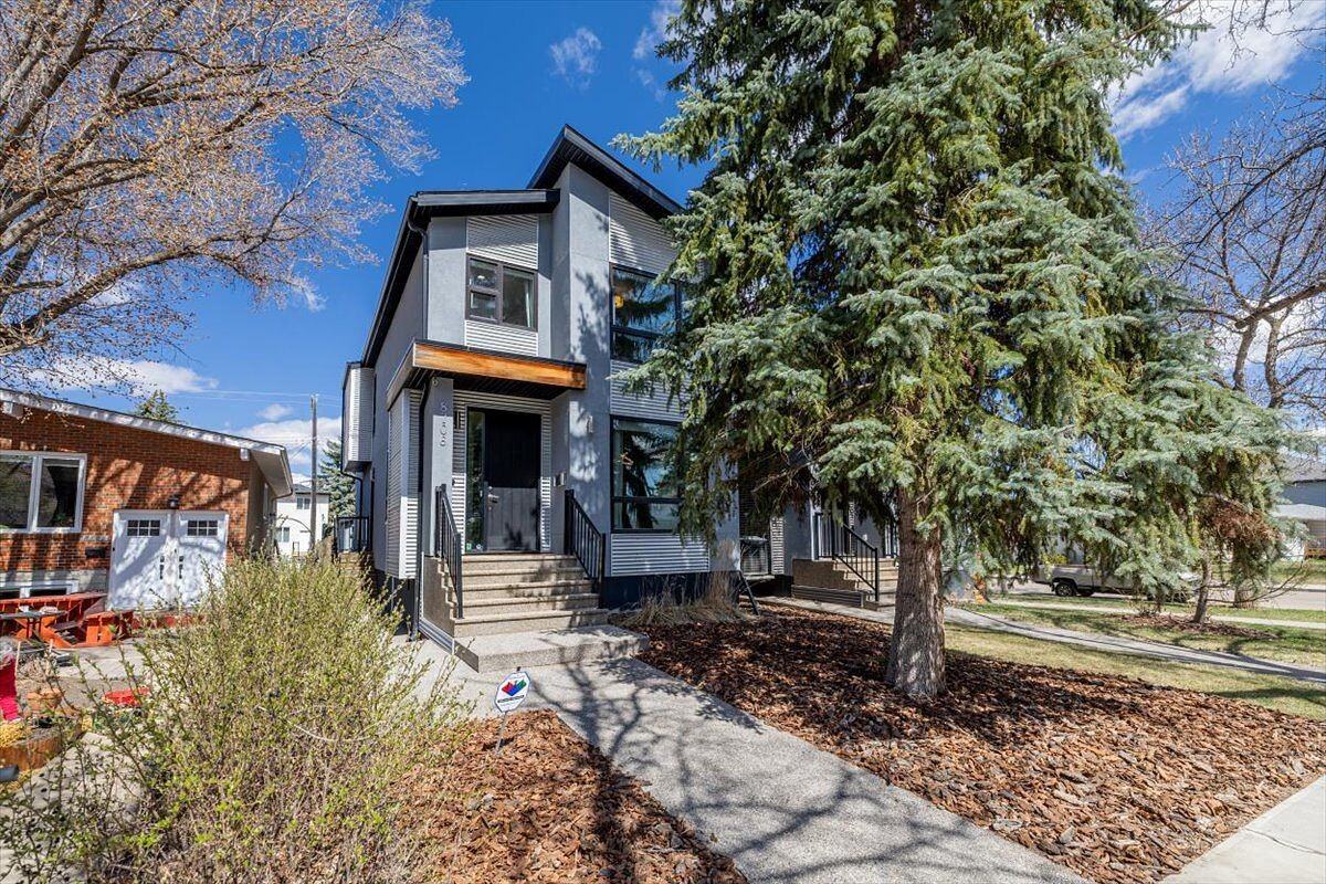 8706 88 Ave Nw - Photo 2 of 41