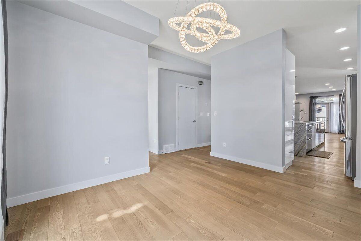 8706 88 Ave Nw - Photo 6 of 41