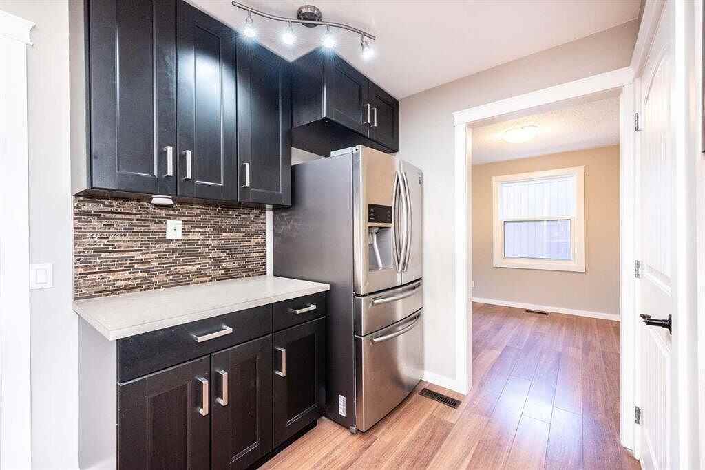 42 Lake Huron Pl Se - Photo 3 of 27