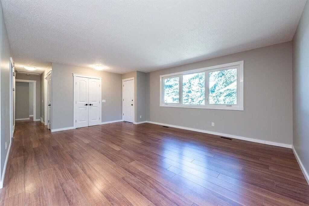 42 Lake Huron Pl Se - Photo 6 of 27
