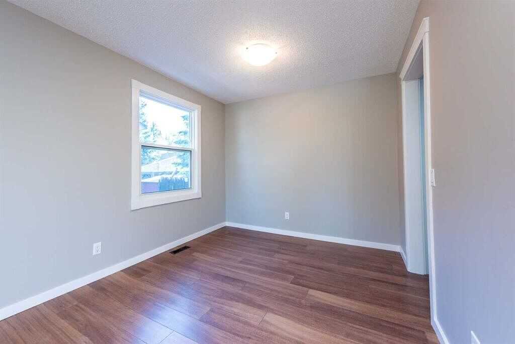 42 Lake Huron Pl Se - Photo 7 of 27