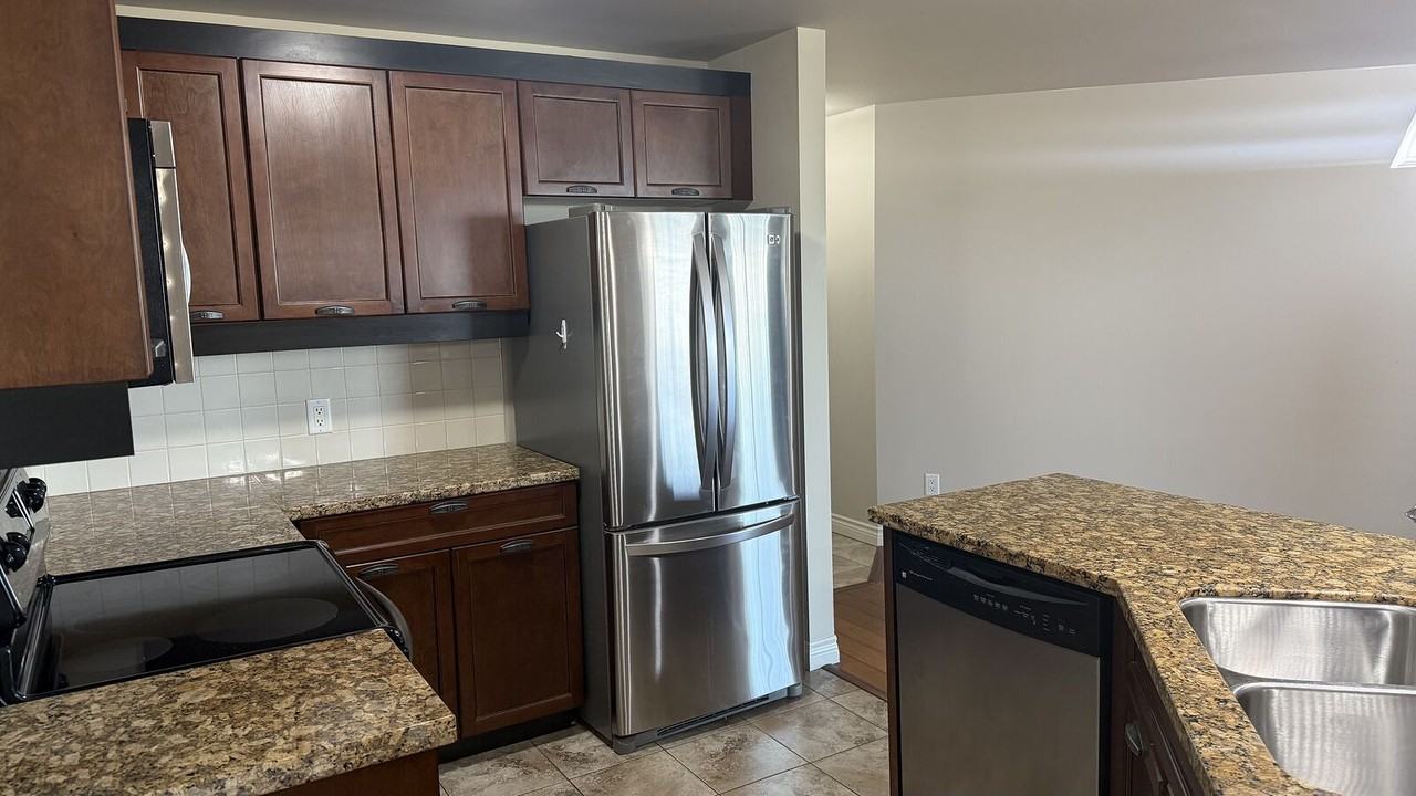 33 - 33 5 Avenue - Photo 4 of 17