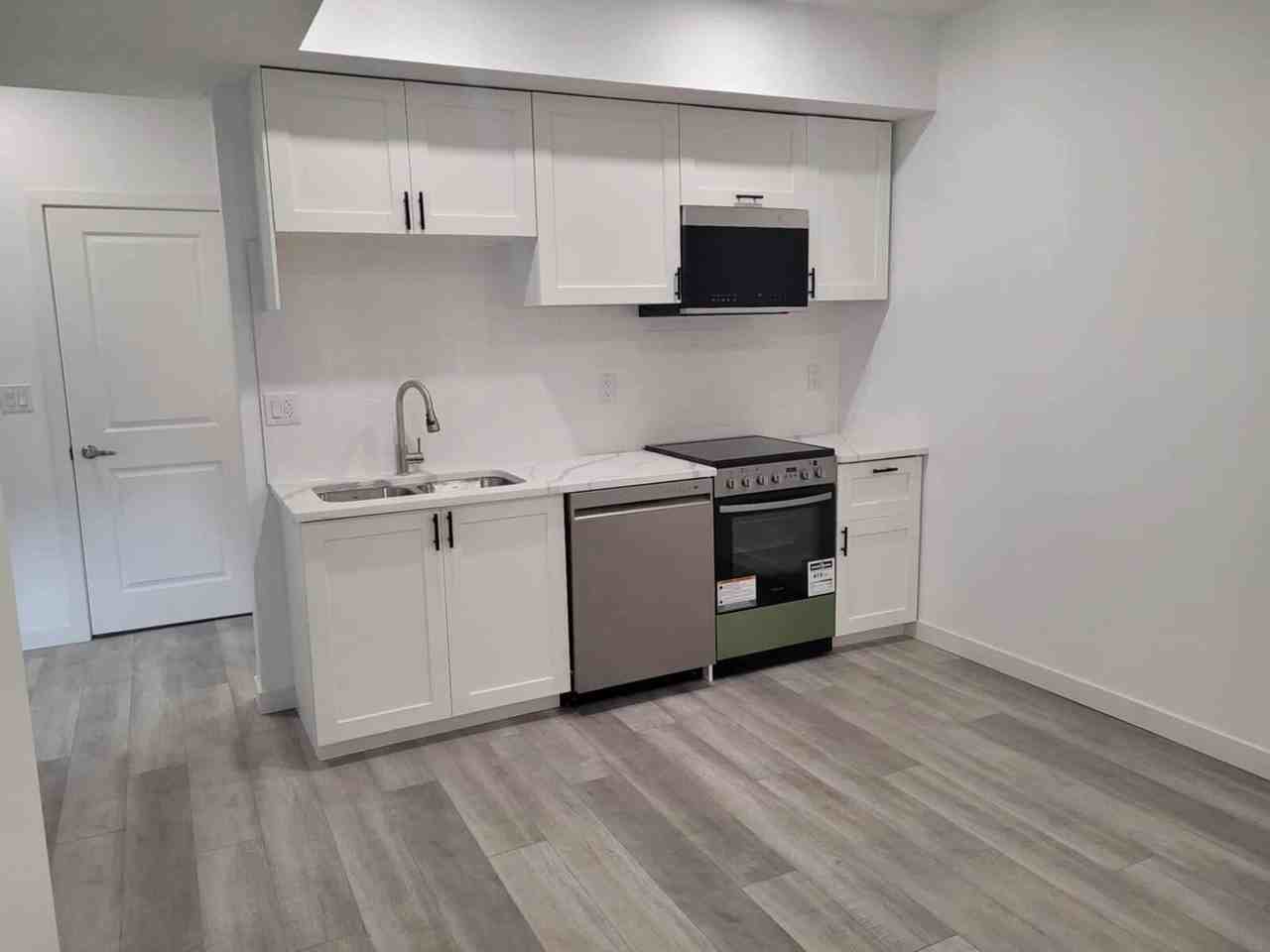 121 Mallard Grove Se - Photo 3 of 7
