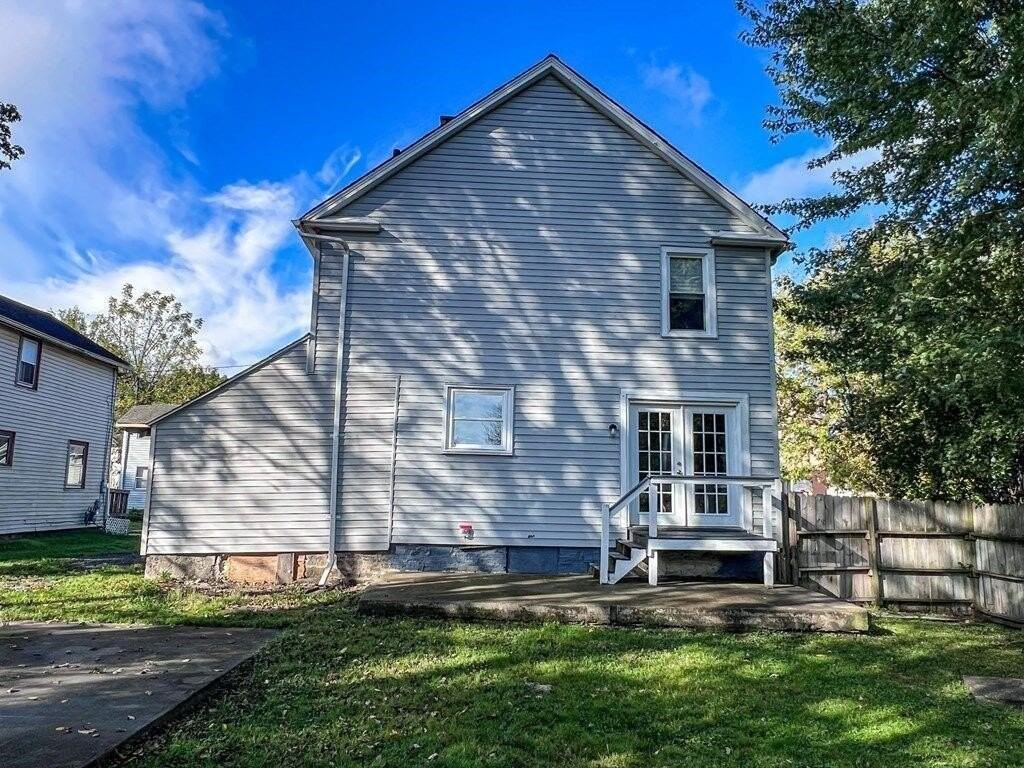 708 Johnson St - Photo 3 of 13