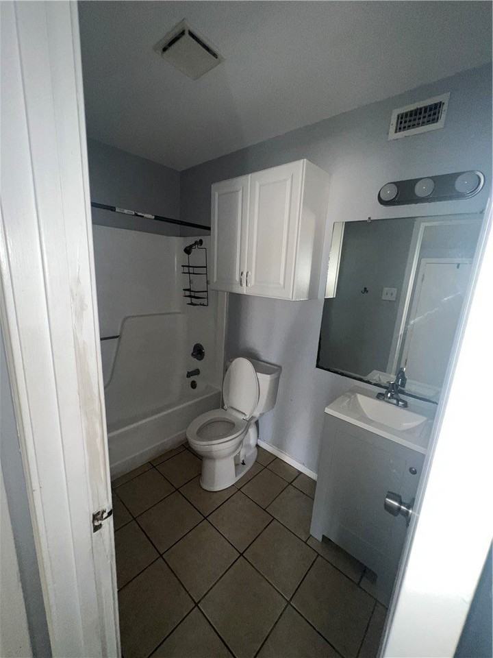 7202 The Mansions Dr #I1 - Photo 6 of 13