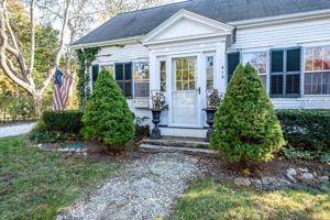 featured image of 415 Barlows Landing Rd