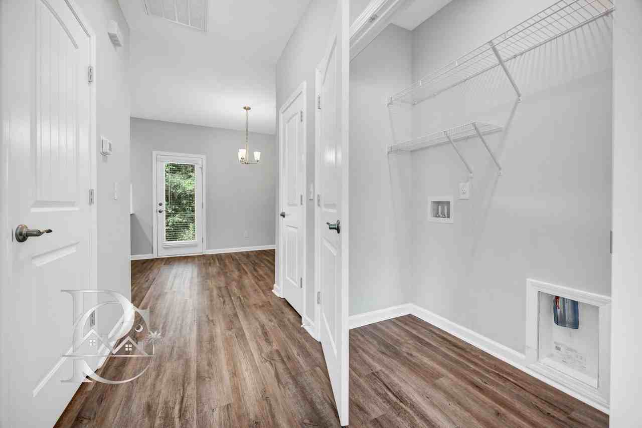 183 Northwood St - Photo 6 of 32