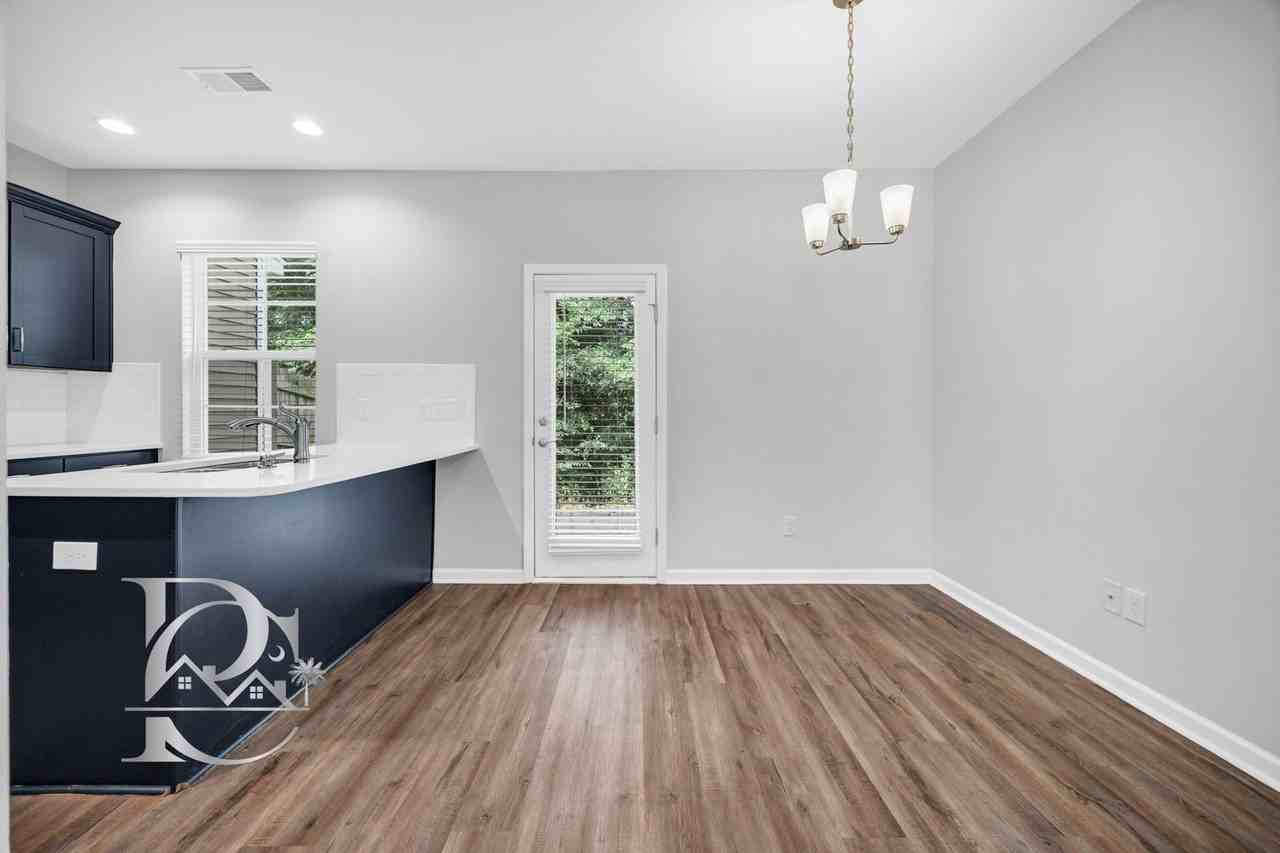 183 Northwood St - Photo 7 of 32