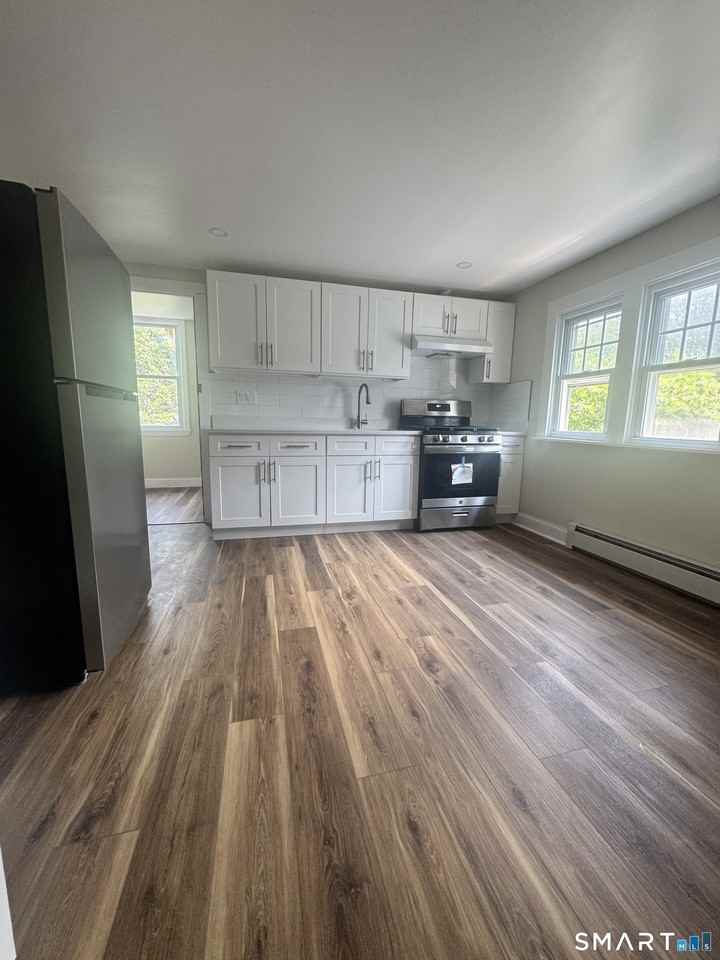 744 Park St #3rdFL - Photo 2 of 9