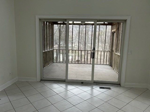 2607 Foxmore Cir - Photo 4 of 31