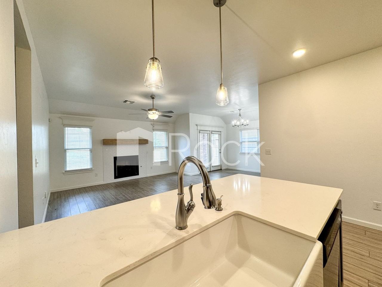 1113 Magnolia Dr - Photo 3 of 44