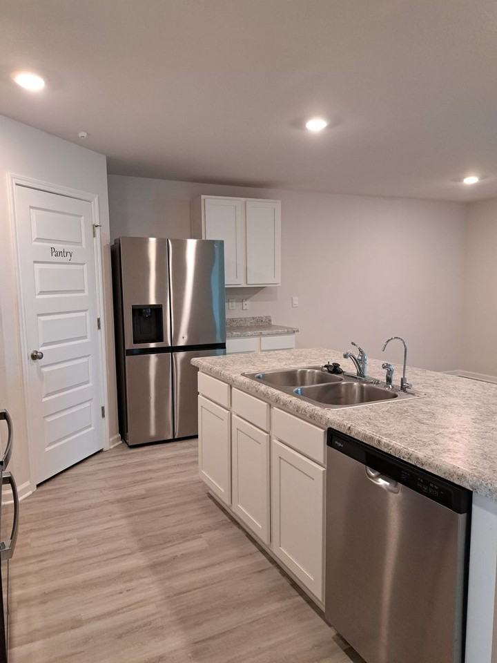 6541 Slabinski Ln - Photo 3 of 24