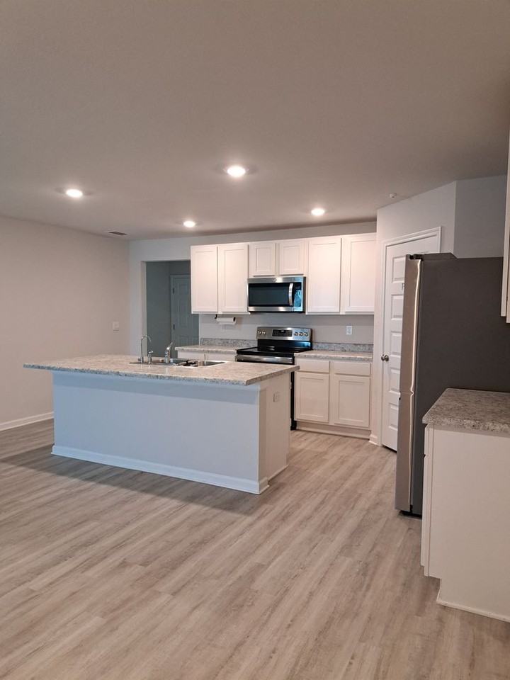 6541 Slabinski Ln - Photo 4 of 24