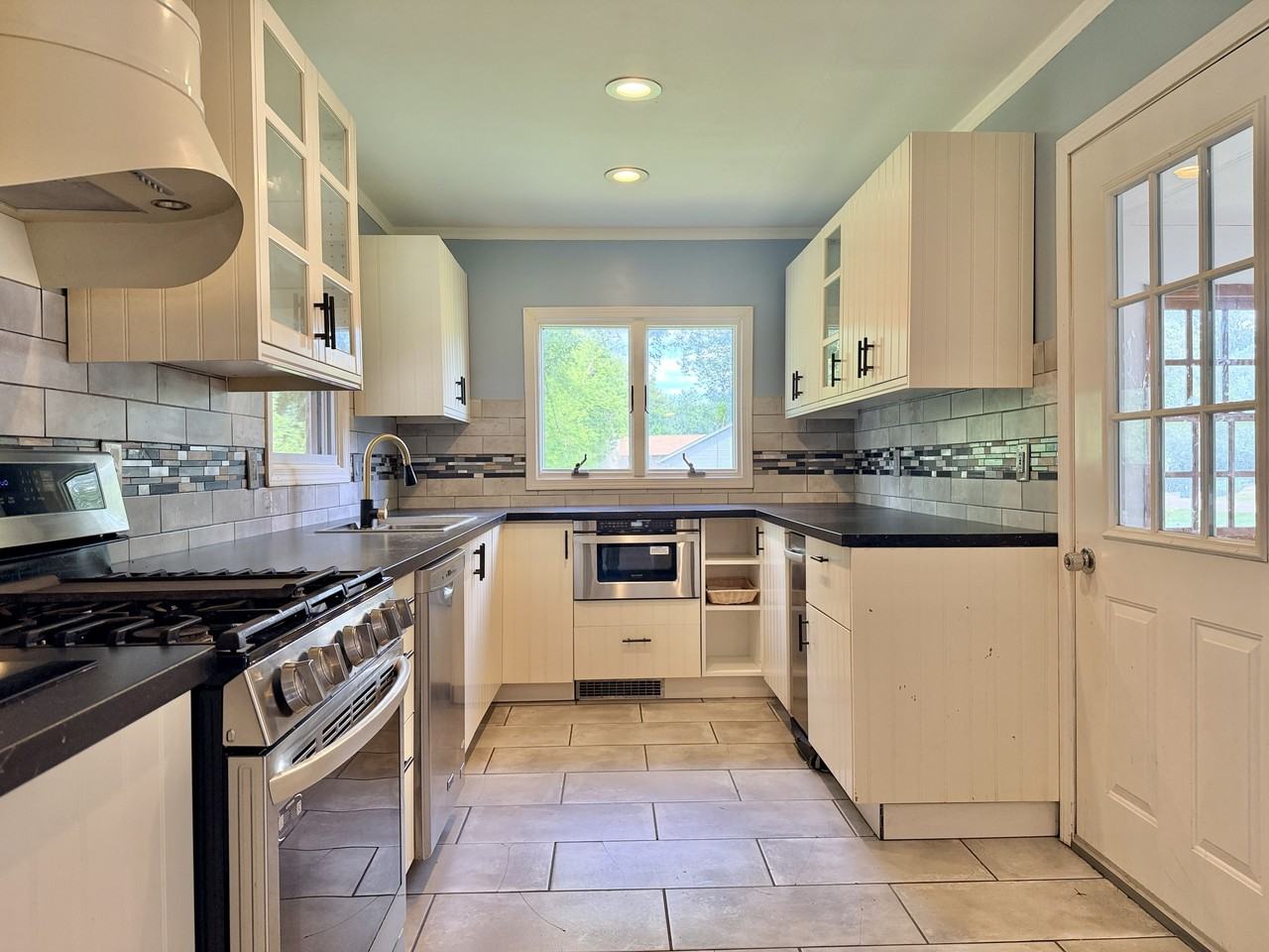 135 Pembroke Rd Sw #1 - Photo 5 of 16