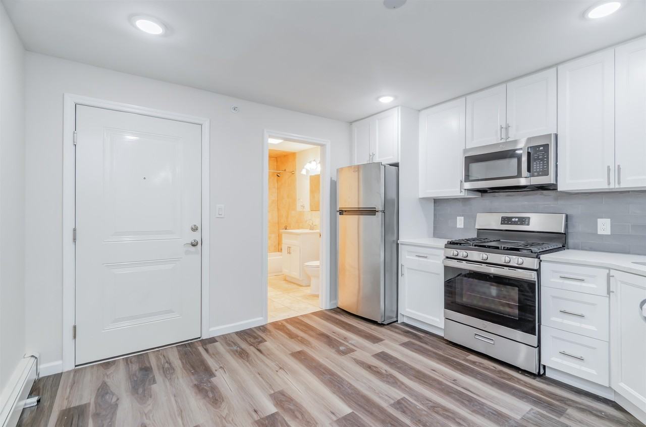 419 Broadway #3 - Photo 3 of 8