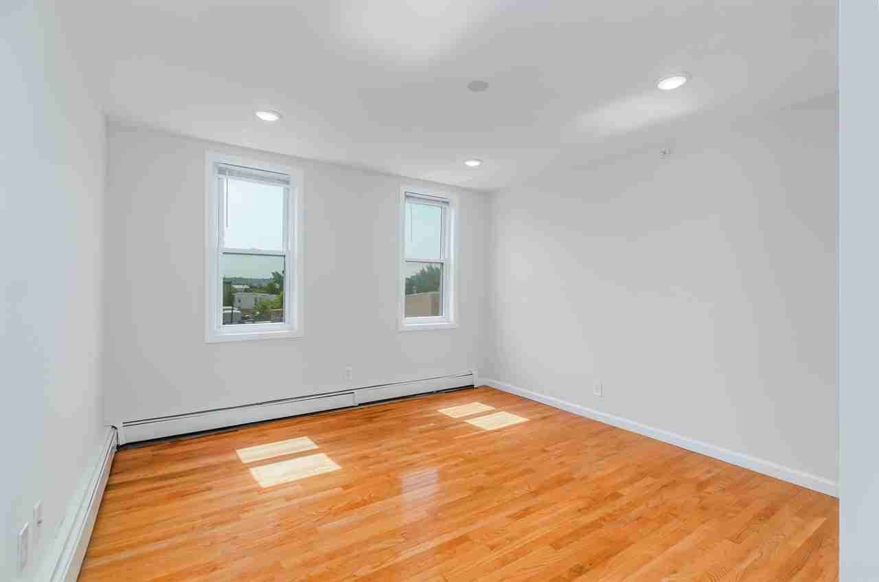 419 Broadway #3 - Photo 7 of 8