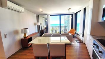 featured image of 987 Queen St #2100