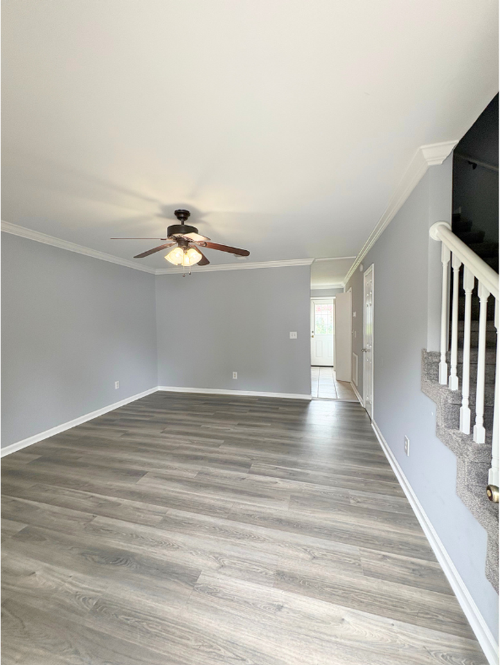 3455 Hedge Dr Ne - Photo 5 of 12