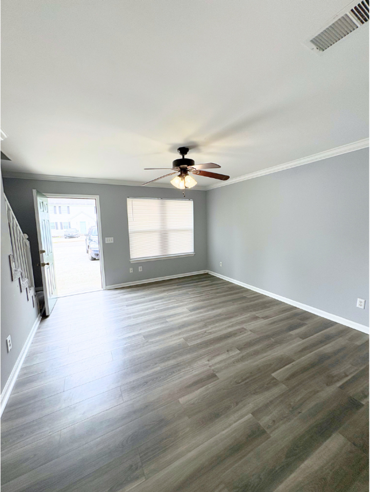 3455 Hedge Dr Ne - Photo 6 of 12