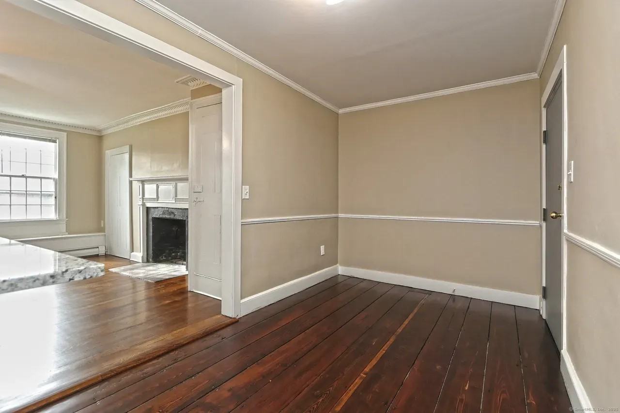 562 Amity Road #D - Photo 4 of 9