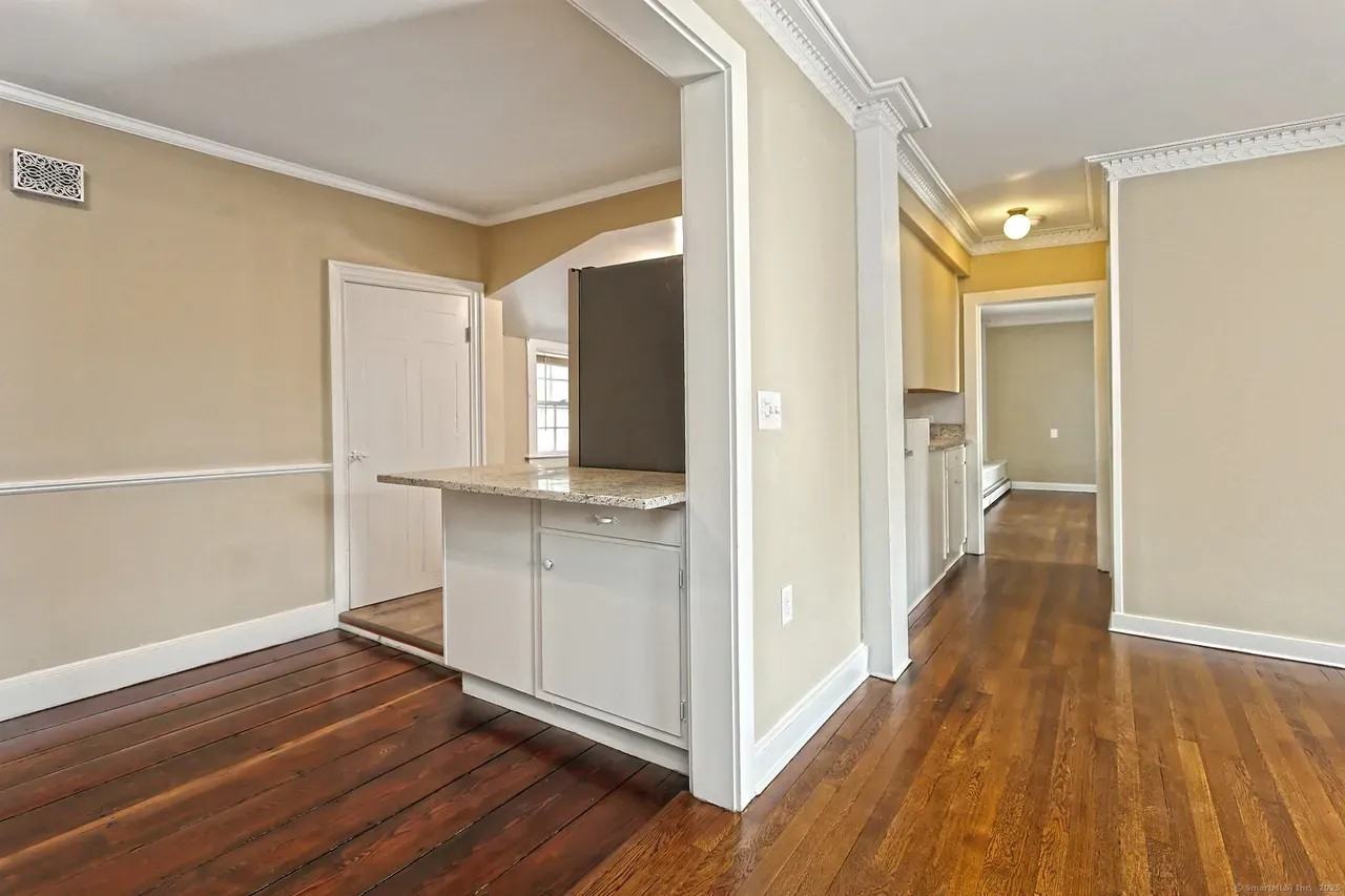 562 Amity Road #D - Photo 5 of 9